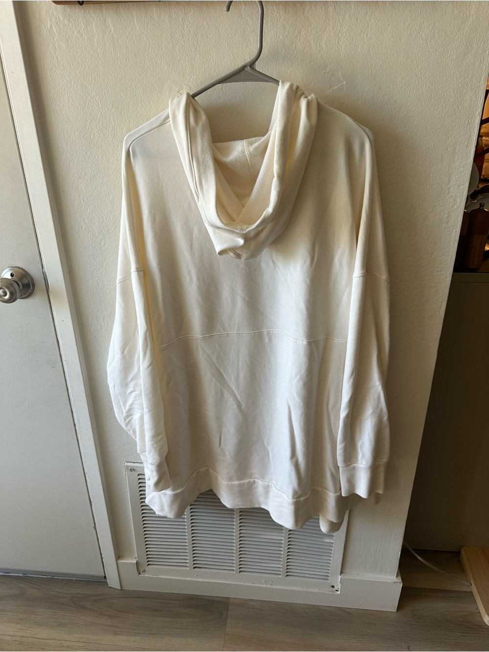 Old Navy Women’s Cream V-Neck Hooded oversized Tunic Pullover 4x nwot - Picture 2 of 4